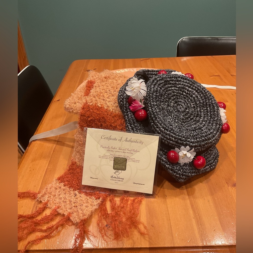 DISNEY MARY POPPINS HAT & SCARF REPLICA OFFICIAL CERTIFICATE 1964 MOVIE DESIGN